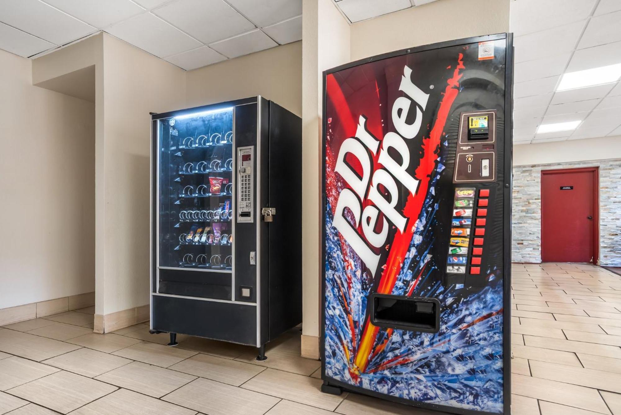 Red Roof Inn Montgomery - Midtown Екстер'єр фото